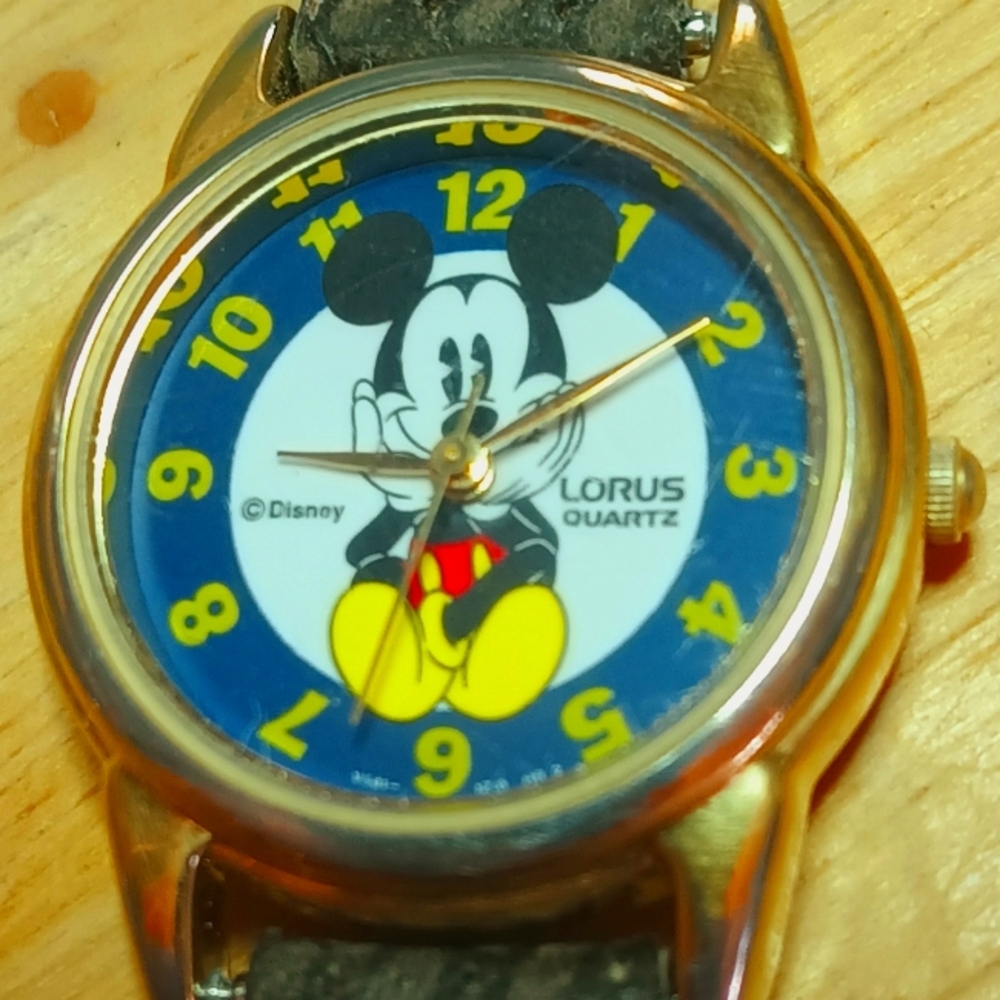 X Disney Gold tone case Blue & White Dial 26 mm Ladies Mickey Mouse 3 hand